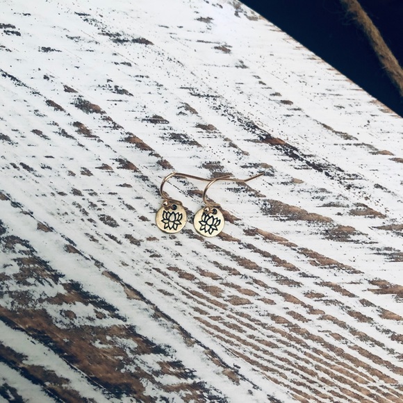 Bohemian Small Gold Lotus Dangling Earrings NWT - Picture 3 of 4